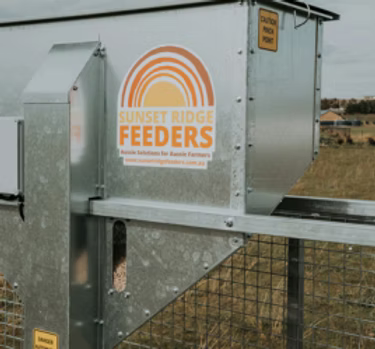 Free Feeding & Bait Hopper
